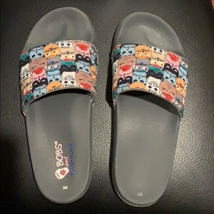 Women’s BOBS Slides - Cats Pop Ups size 8 like new